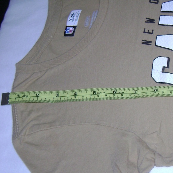 Women's small tan NFC Saints t-shirt - Picture 6 of 6